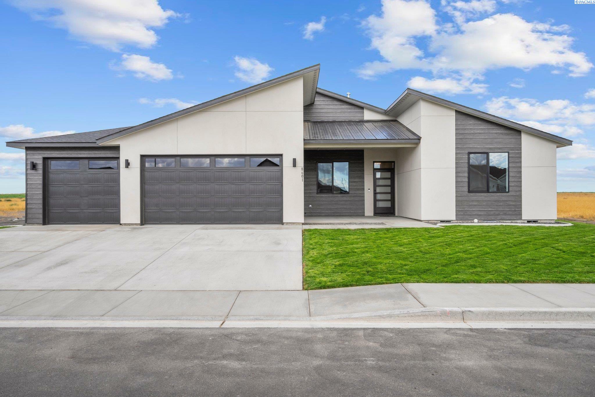 Property Photo:  8601 Dusty Maiden Dr  WA 99301 