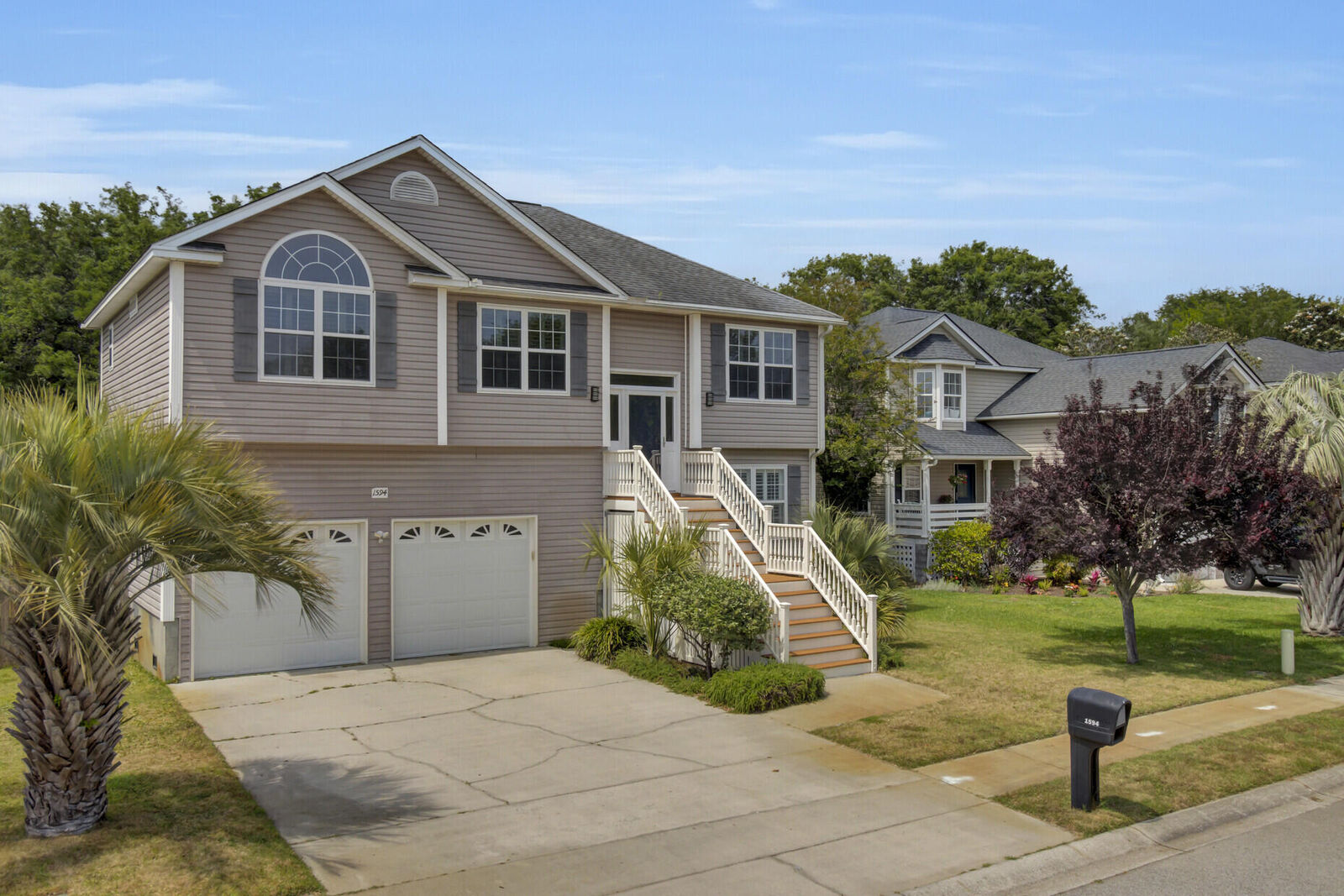 Property Photo:  1594 Ocean Neighbors Boulevard  SC 29412 
