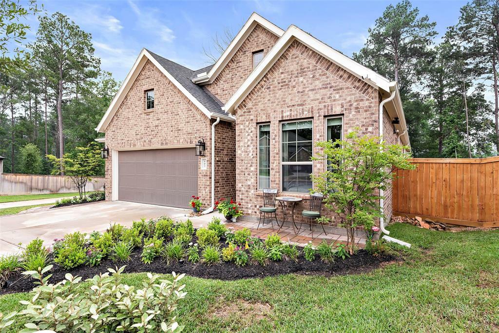 Property Photo: 107 Alder Wood Terrace Court TX 77318