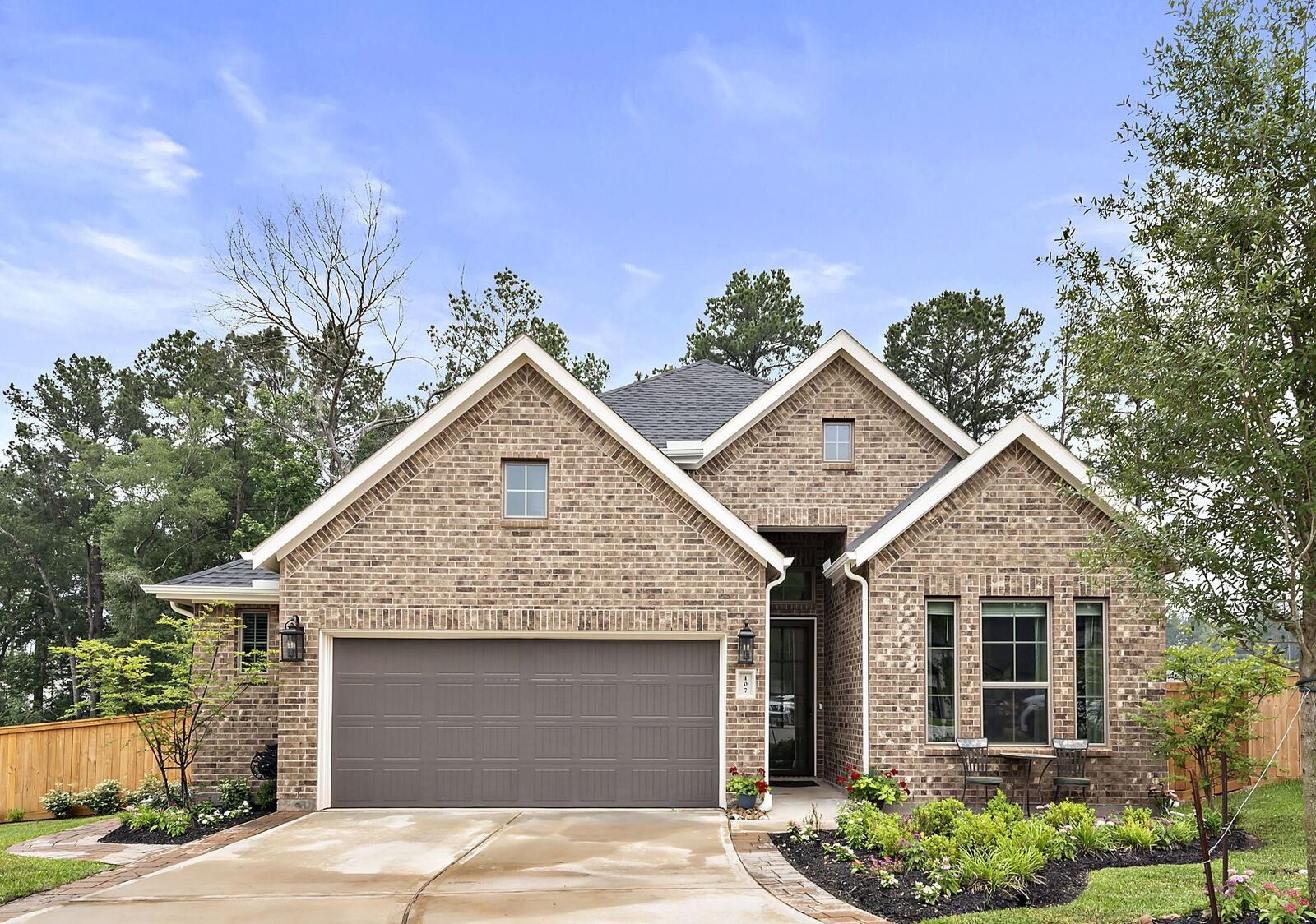Property Photo: 107 Alder Wood Terrace Court TX 77318