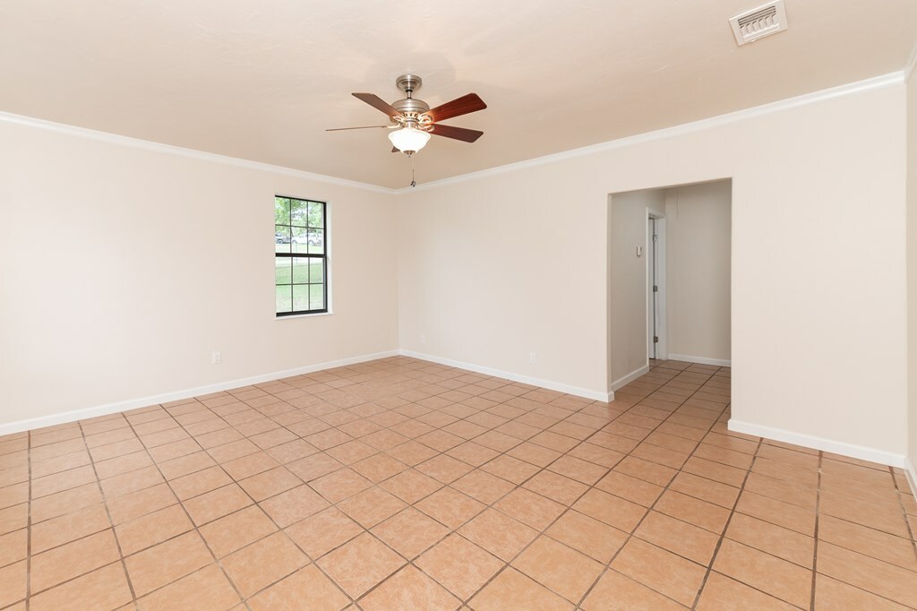 Property Photo:  101 Fourth St  TX 78025 