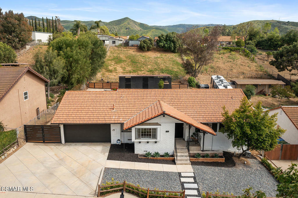 Property Photo:  1542 Mellow Lane  CA 93065 