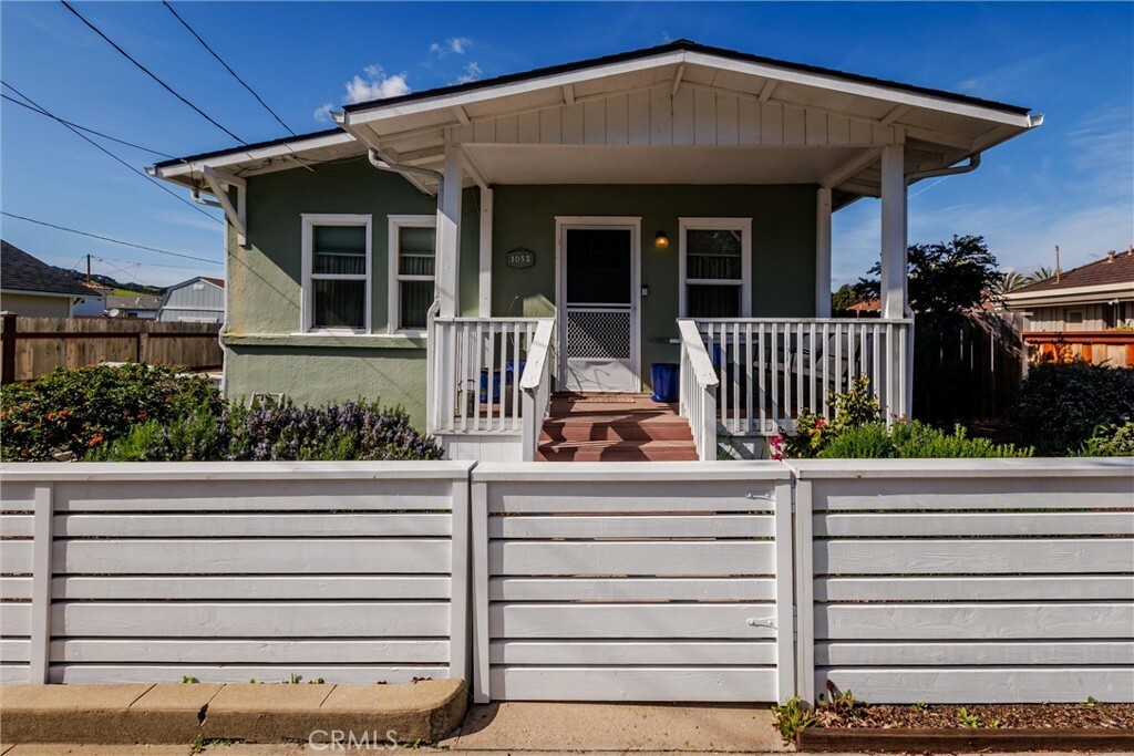 Property Photo:  1052 Peach St  CA 93401 