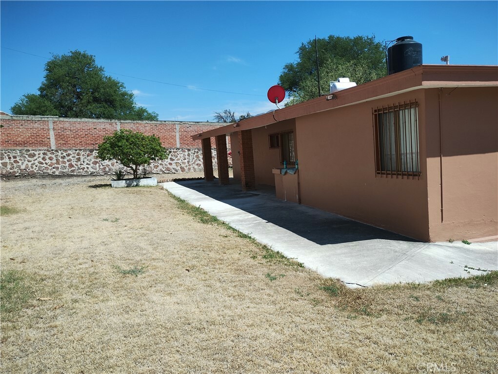 Property Photo: 95 Carretera Acambaro-Tarandacua Km 3 OS 38600