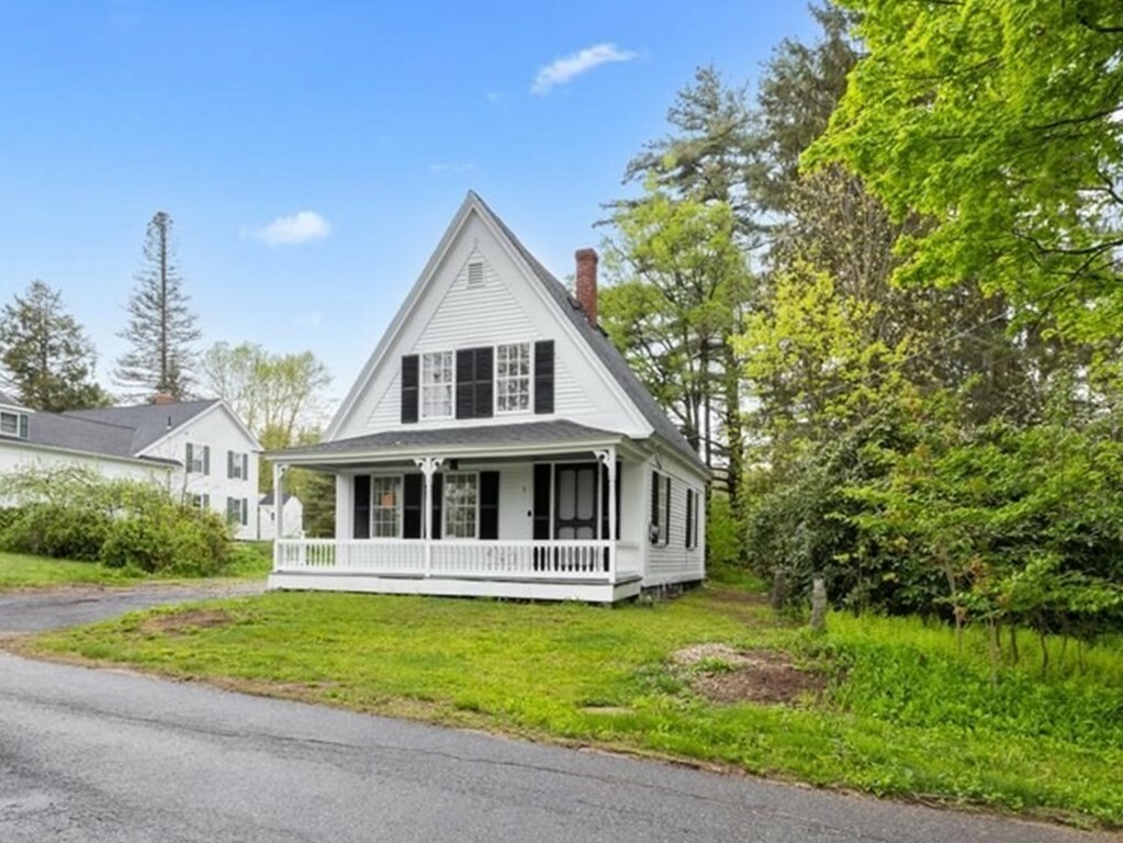 Property Photo:  5 Northeast Fitzwilliam Road  MA 01368 