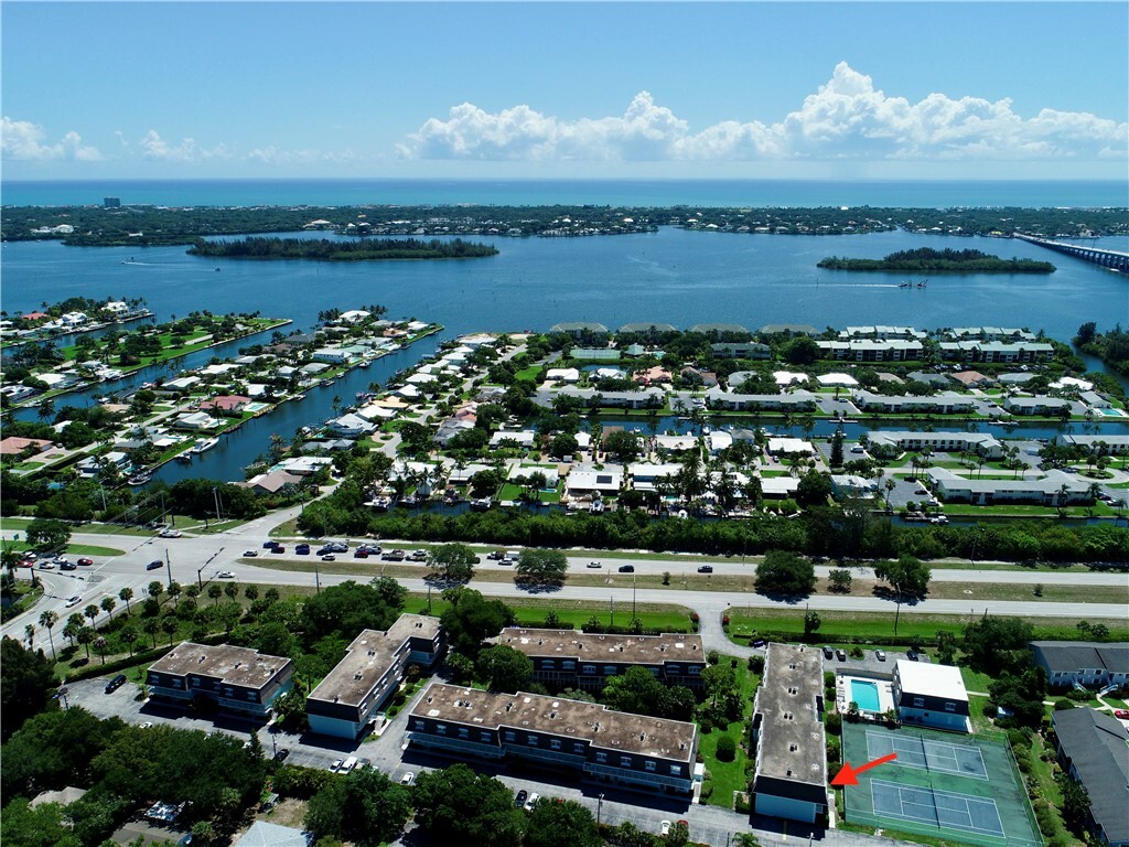 Property Photo:  1901 Indian River Boulevard 210E  FL 32960 