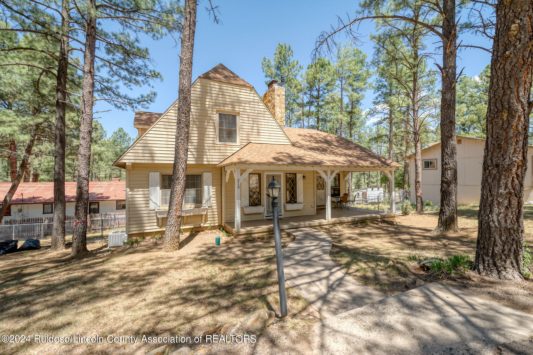 Property Photo: 213 Nogal Place NM 88345