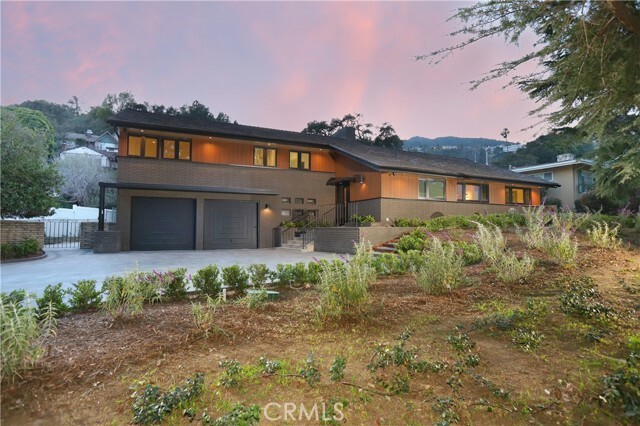 Property Photo:  3221 Country Club Drive  CA 91208 