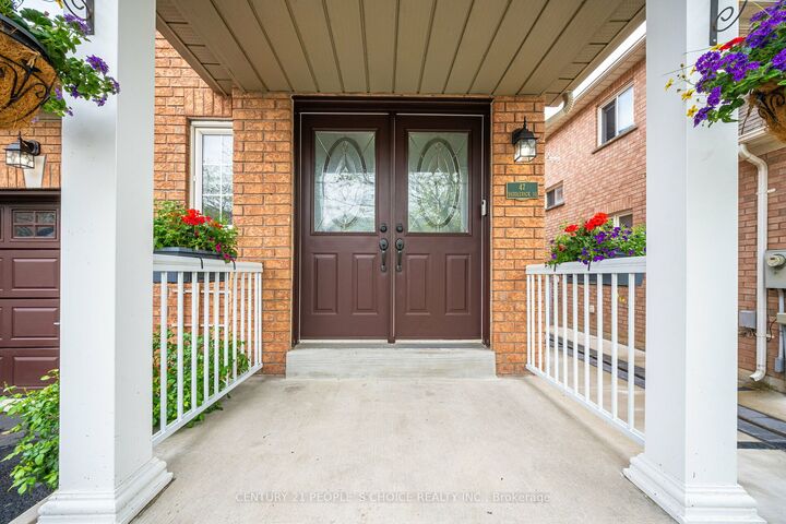 House for sale in Brampton 47 Saddleback Sq, Brampton, ON L6X 4T9