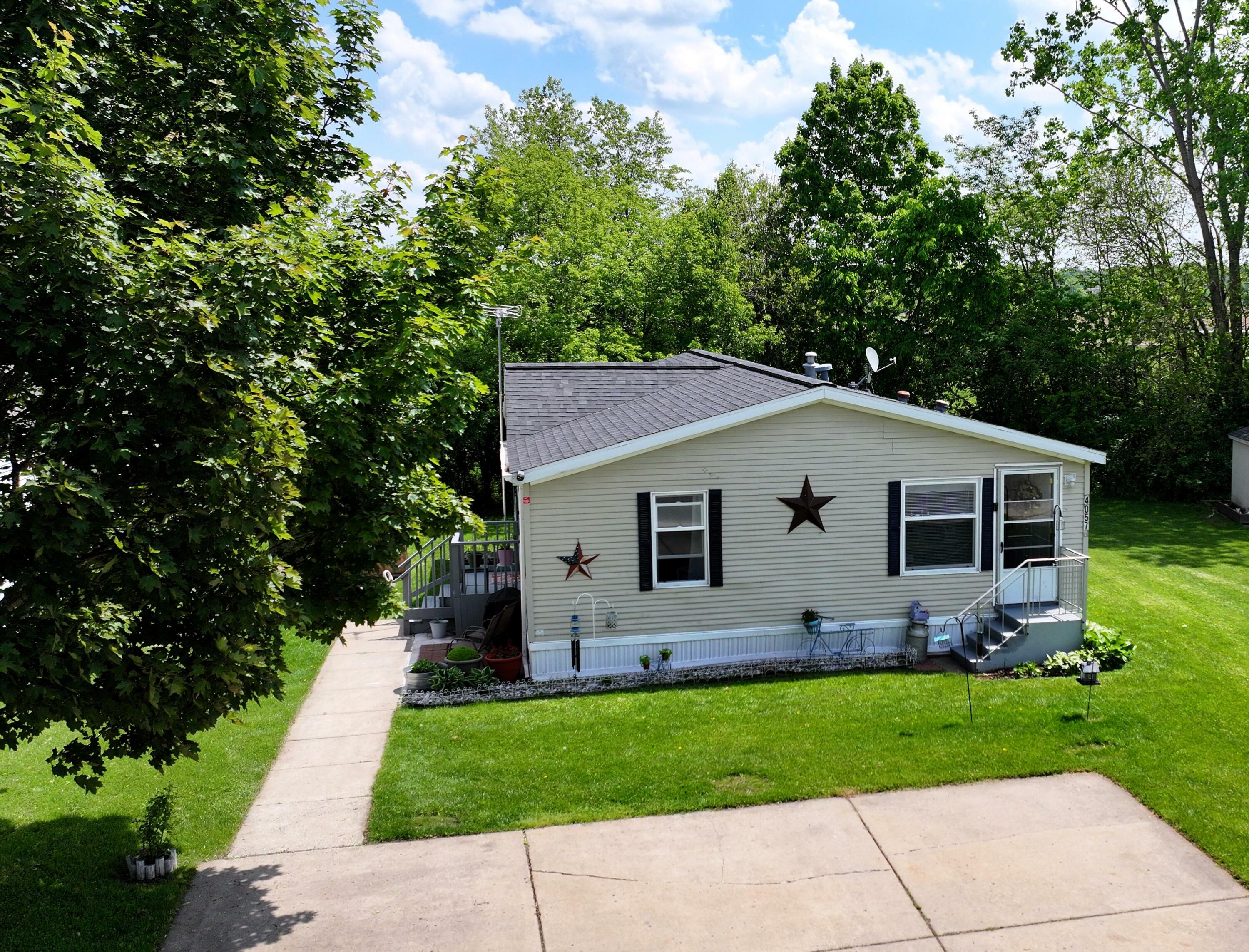 Property Photo:  4057 Knightsbridge Lane  MI 49201 