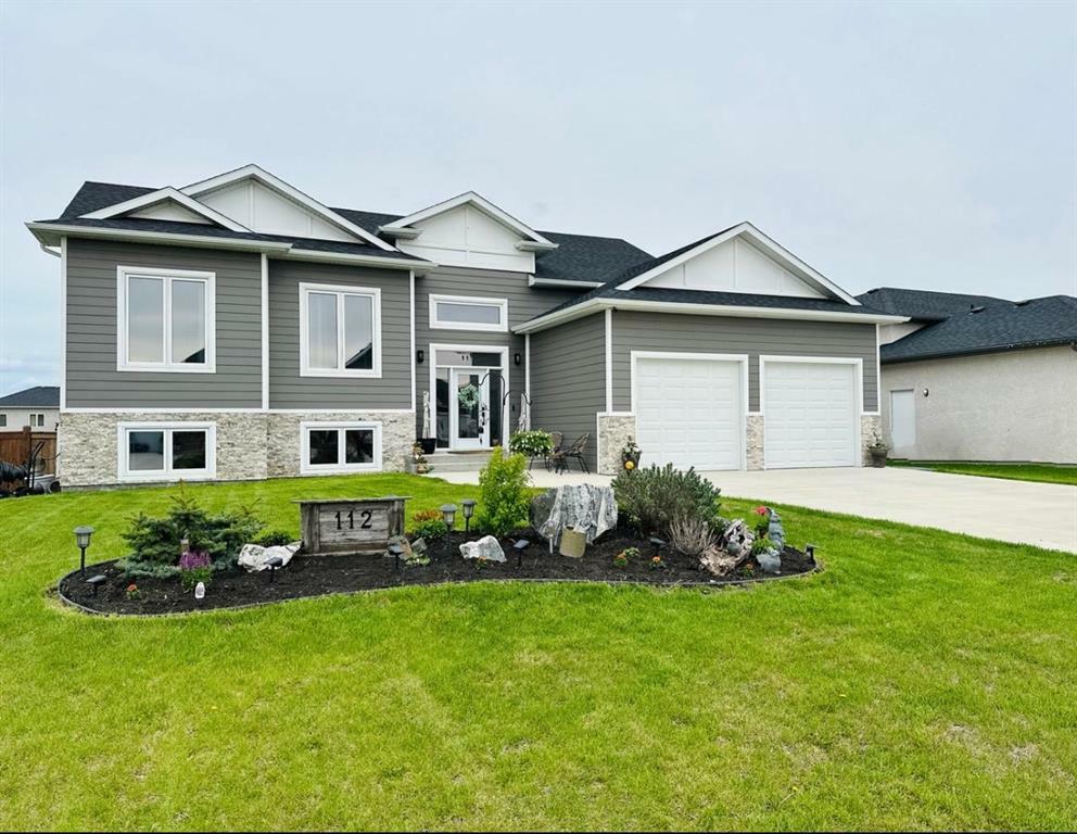 112 Claremont Drive  Niverville MB R0A 0A2 photo