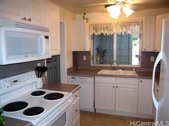 Property Photo:  941061 Anania Circle 31  HI 96789 