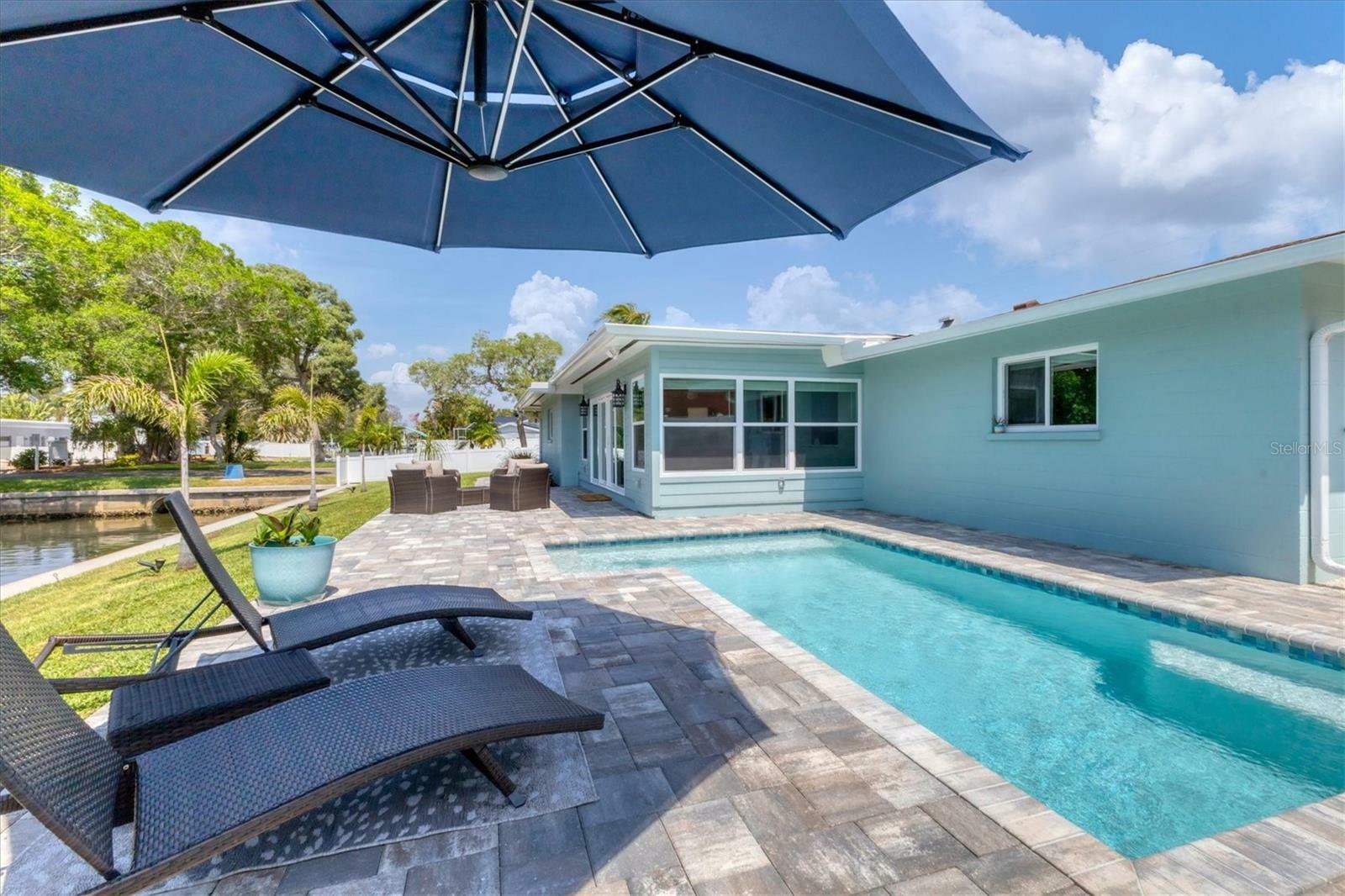 Property Photo:  10304 Sandpiper Road W  FL 34209 