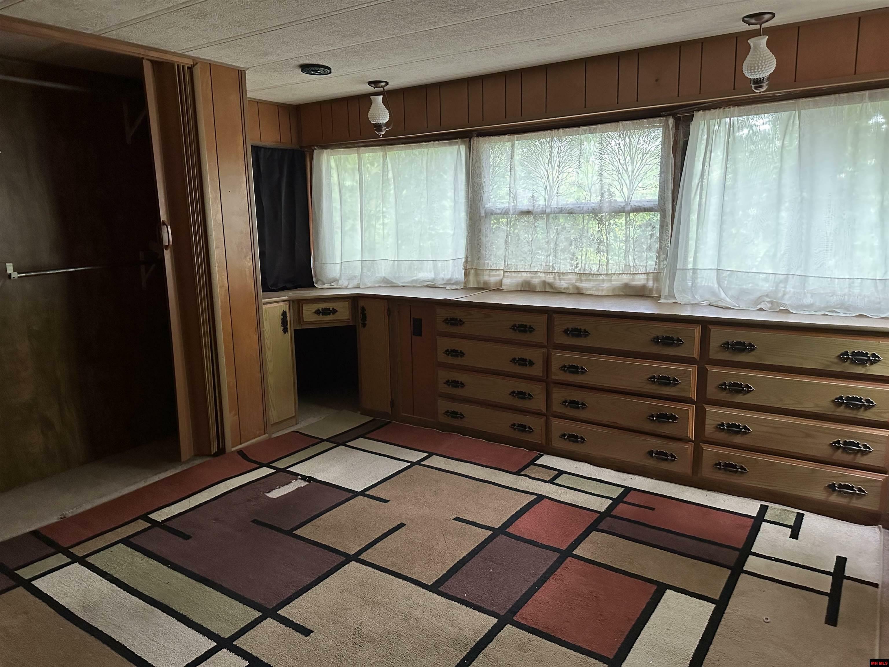 Property Photo: 105 Hickory Street AR 72619