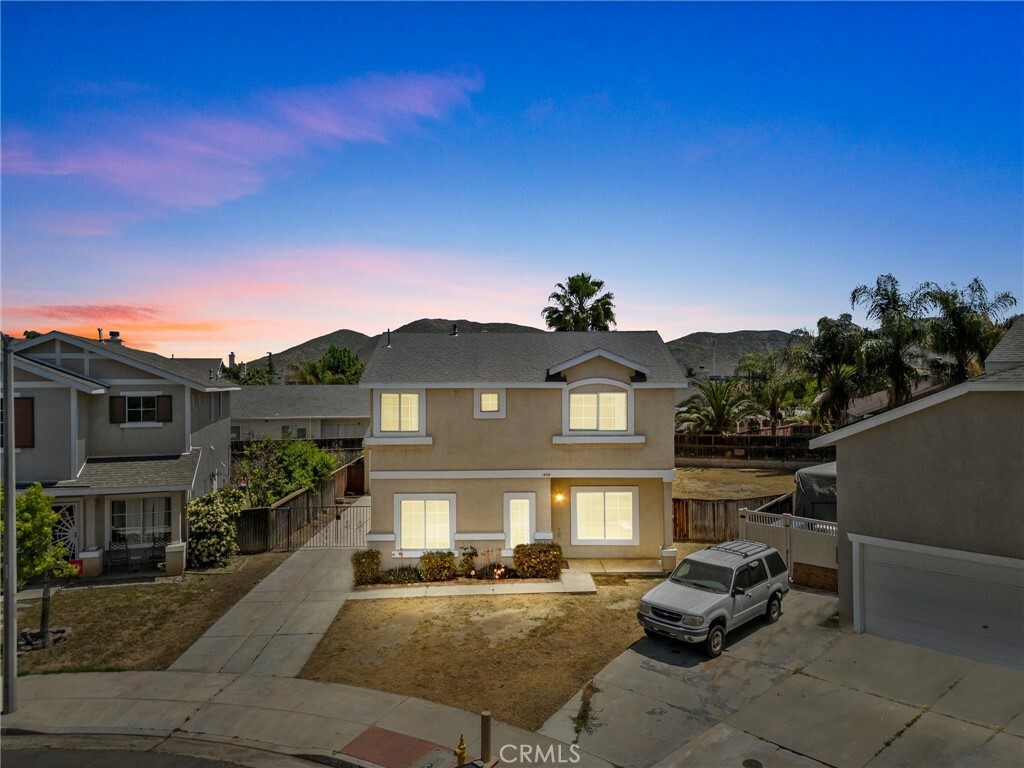 Property Photo:  1494 Rabbit Peak Way  CA 92545 