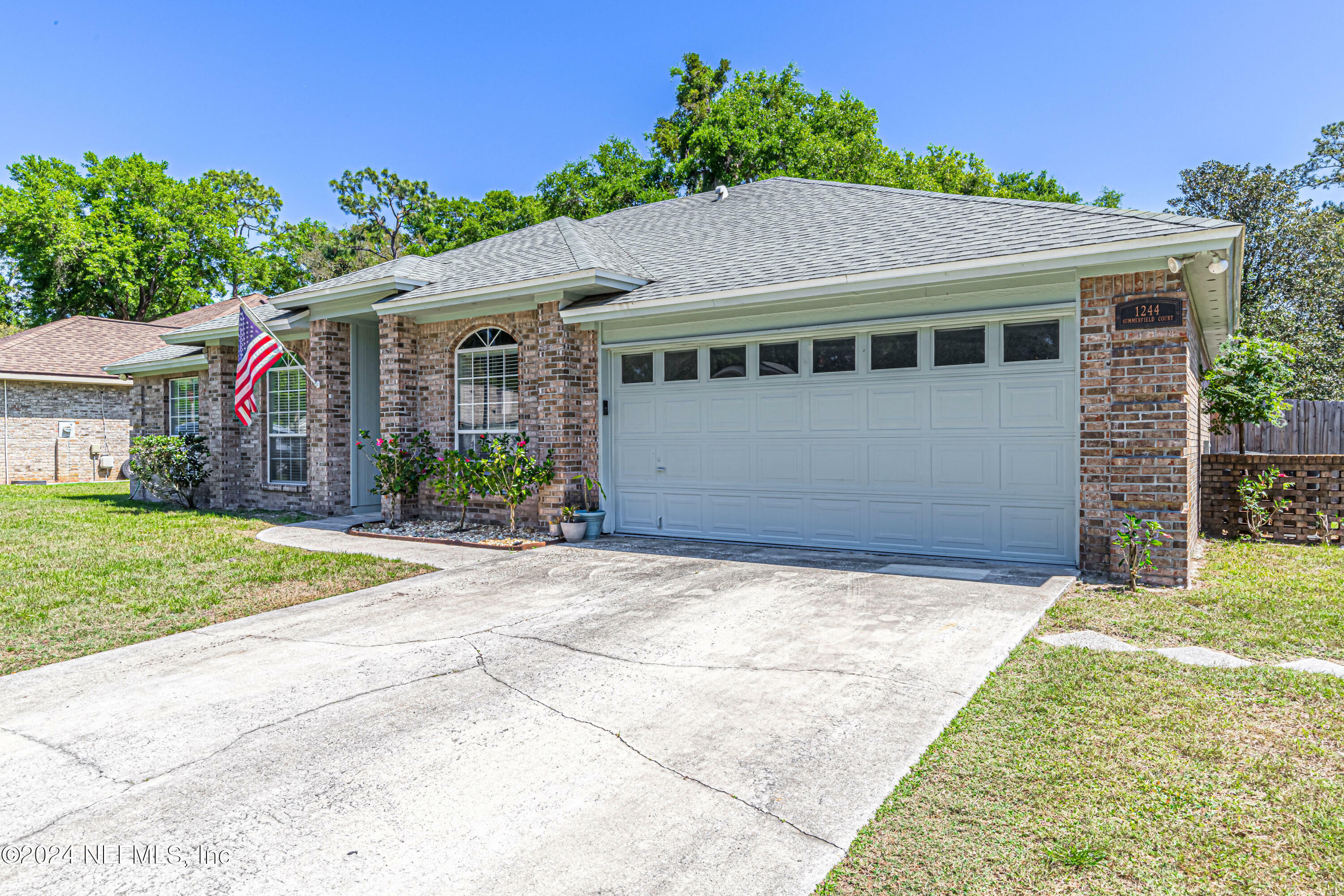 Property Photo:  1244 Summerfield Court  FL 32073 