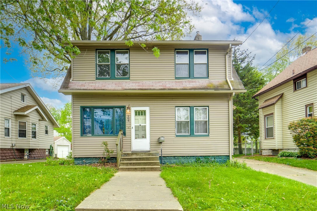 Property Photo: 164 E Baird Avenue OH 44203