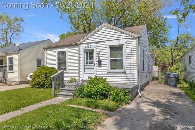 Property Photo:  2360 Bloomfield Street  MI 48122 