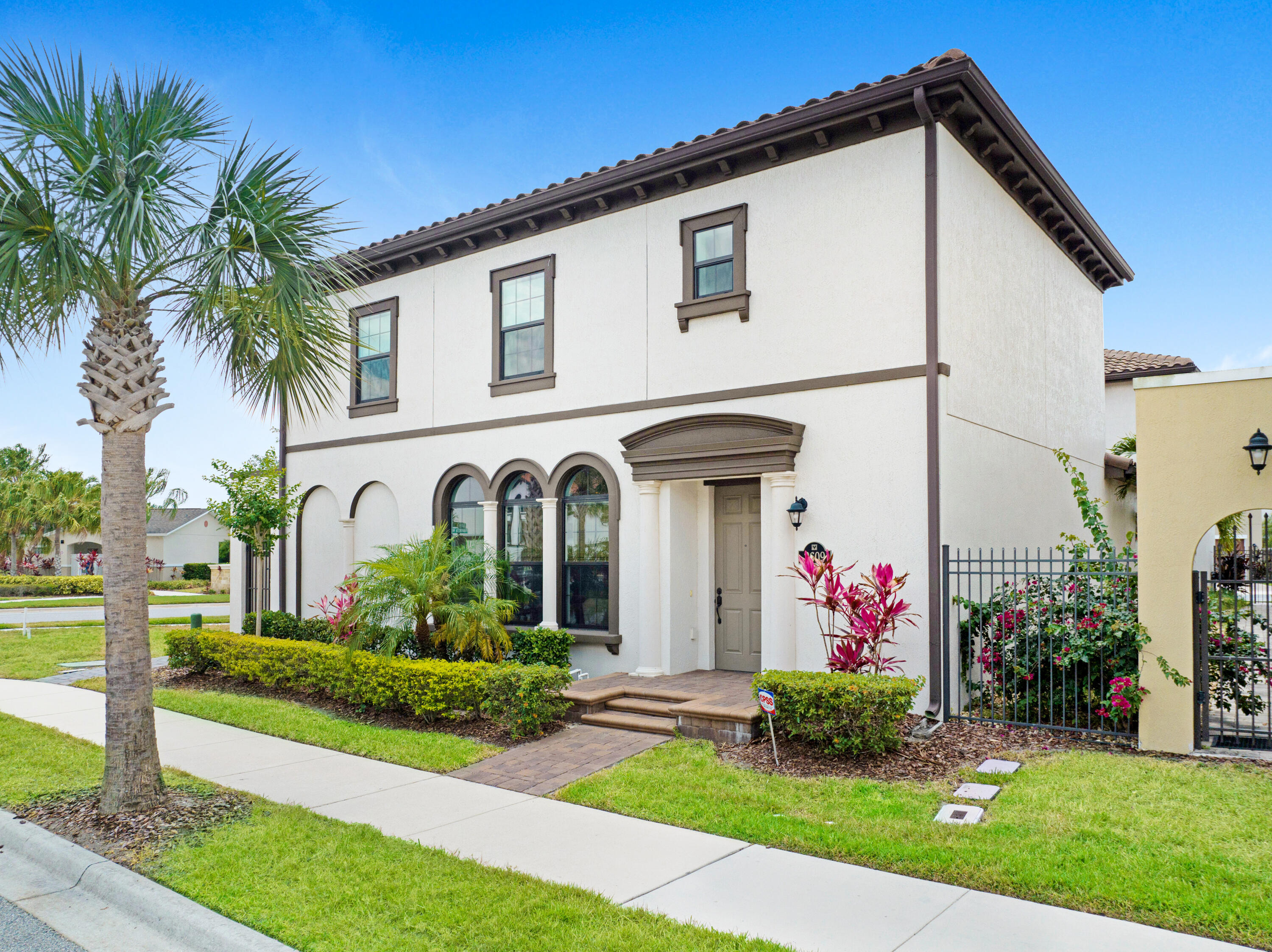 Property Photo: 2609 Florencia Place FL 32940