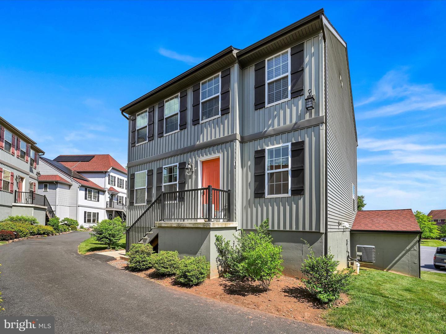 Property Photo:  10 Rothenburg Way  PA 17569 
