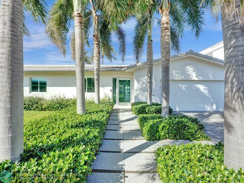 Property Photo:  35 Castle Harbor Isle  FL 33308 