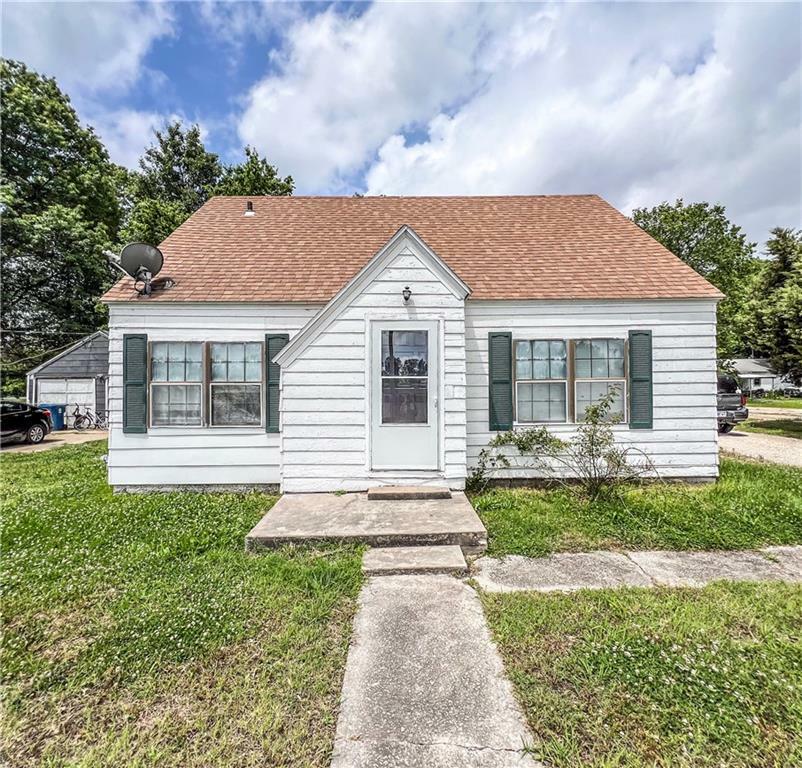 Property Photo:  2608 Walnut Street  KS 67337 