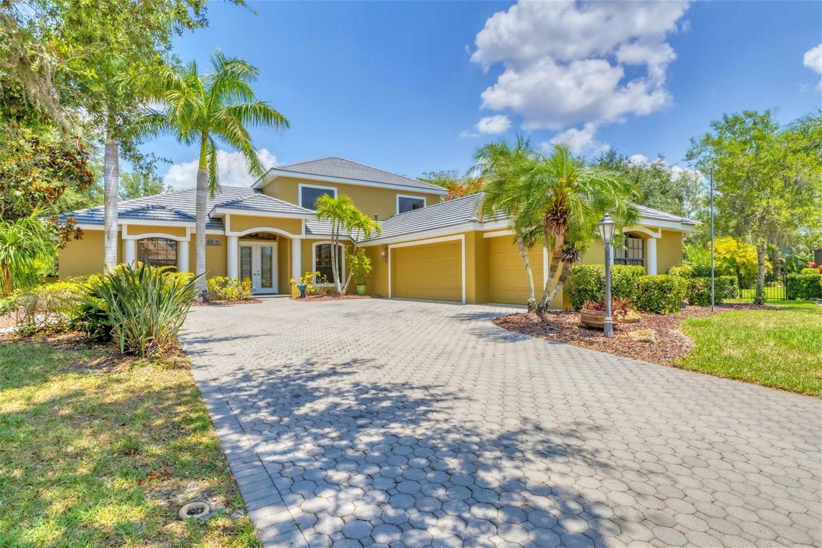 Property Photo:  8005 Megan Hammock Way  FL 34240 