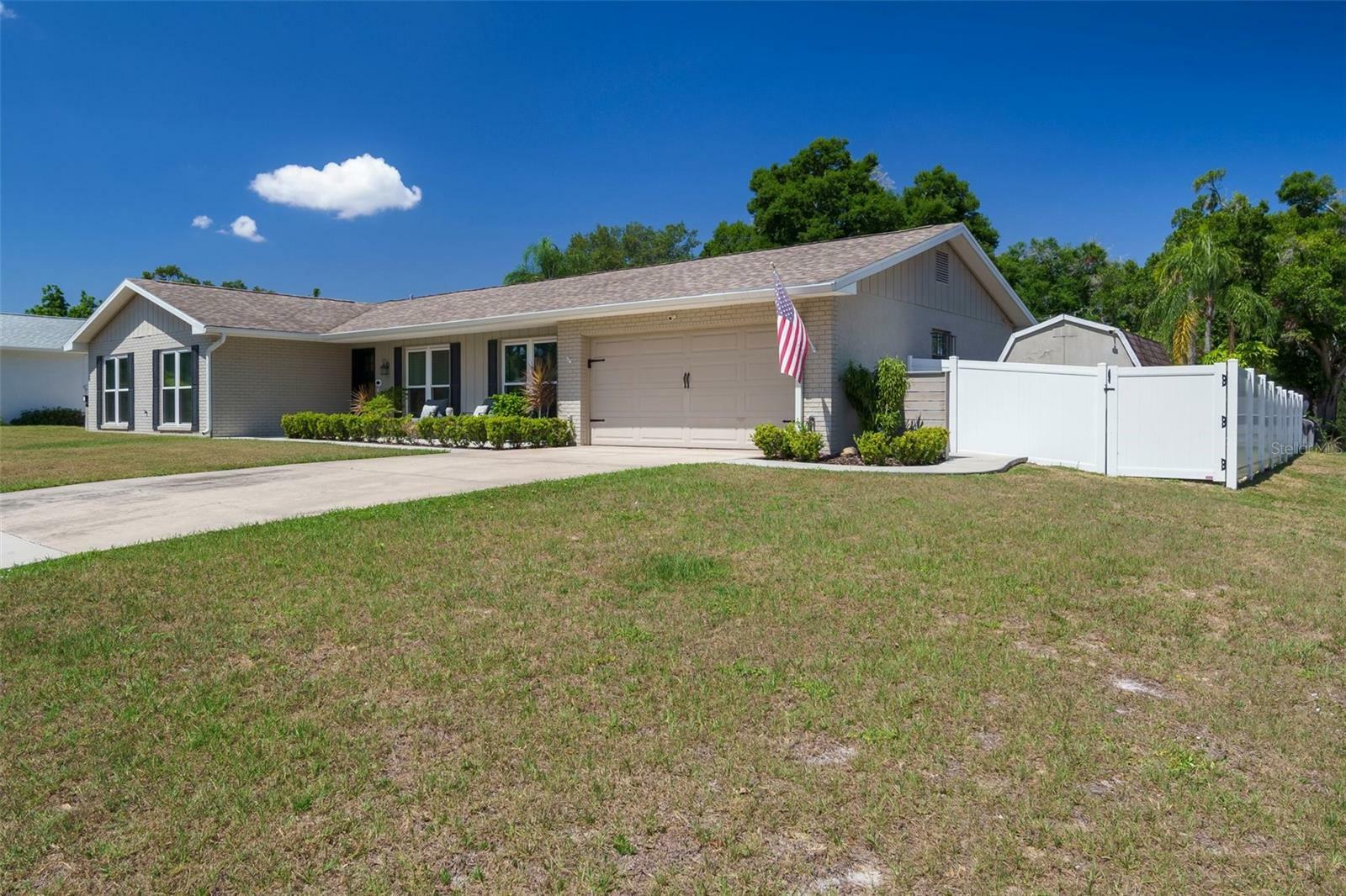 Property Photo:  1802 Medford Lane  FL 33511 