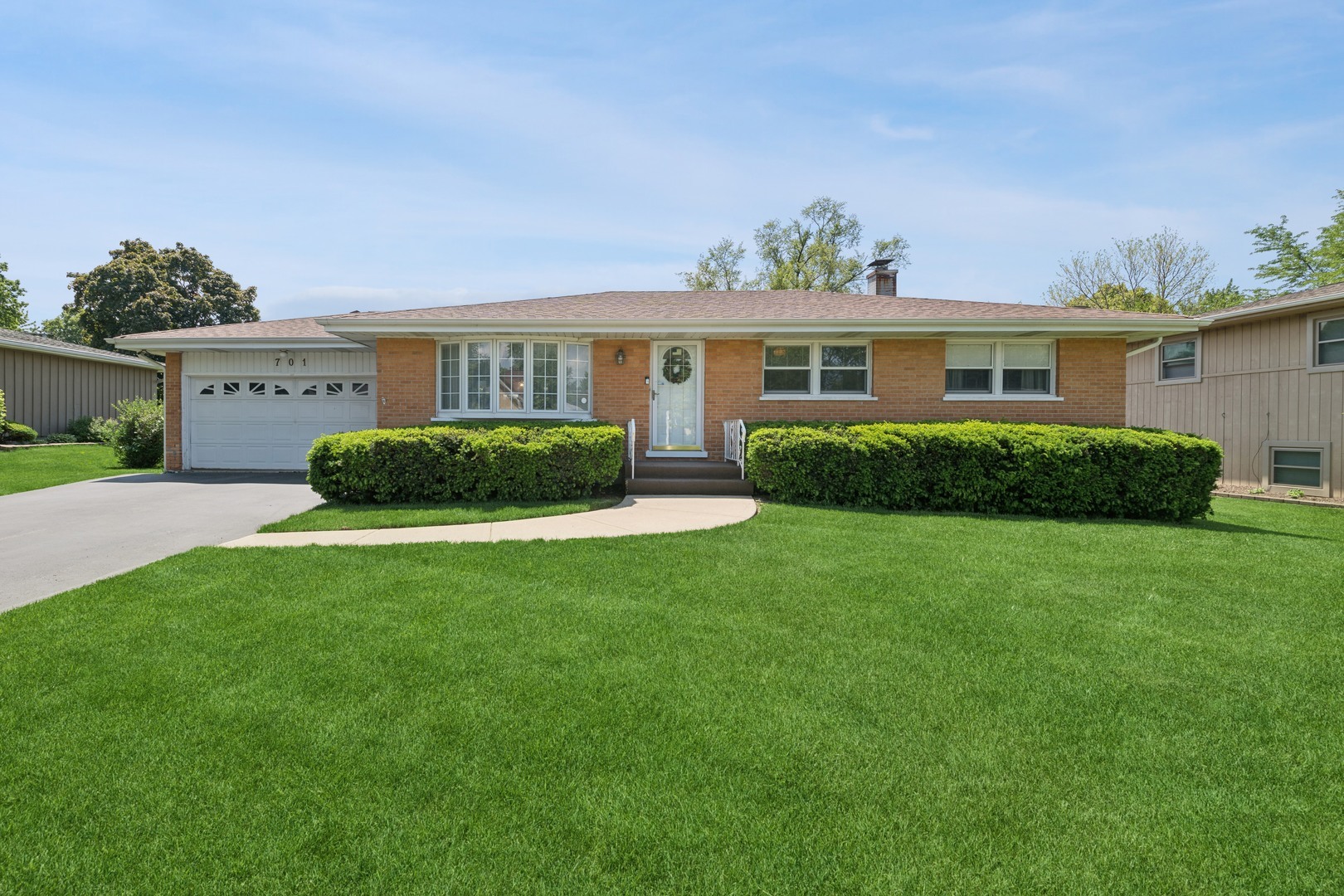 Property Photo:  701 E Turner Avenue  IL 60172 