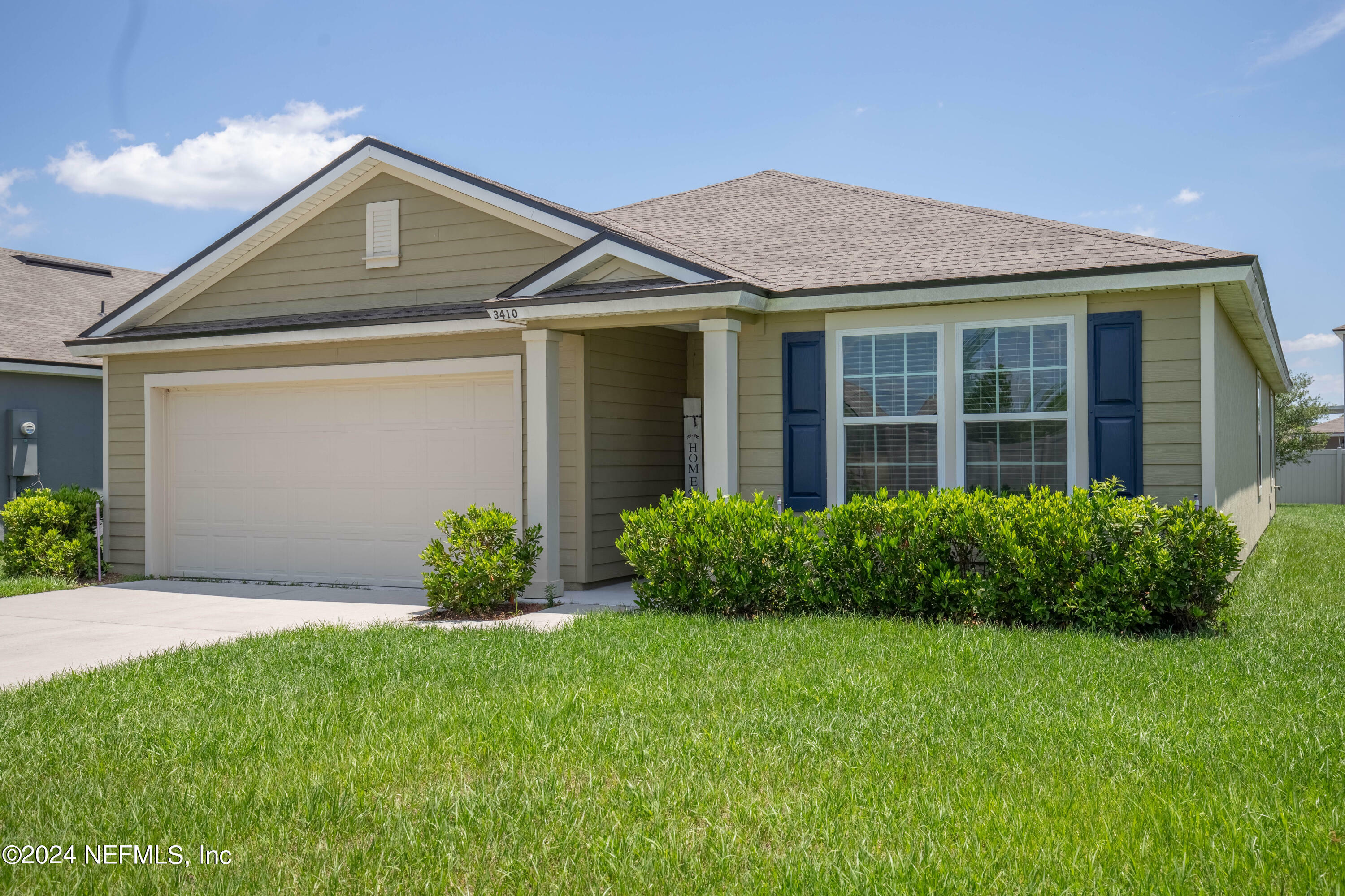 Property Photo: 3410 Cliffside Way FL 32043