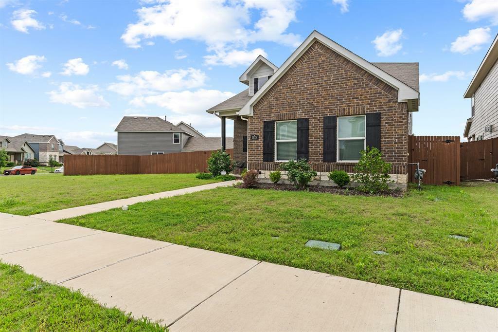 Property Photo:  2975 Cedeno Drive  TX 75126 