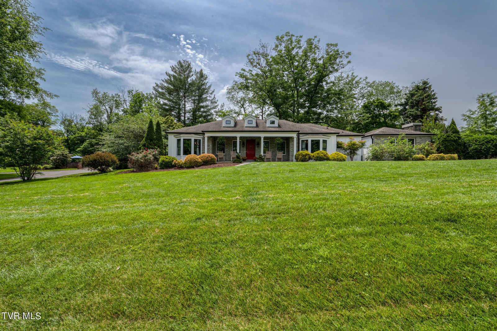 Property Photo: 204 Parkway Road TN 37620