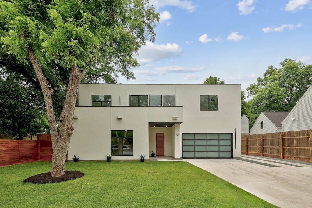 Property Photo: 745 Gunter Street 1 TX 78702