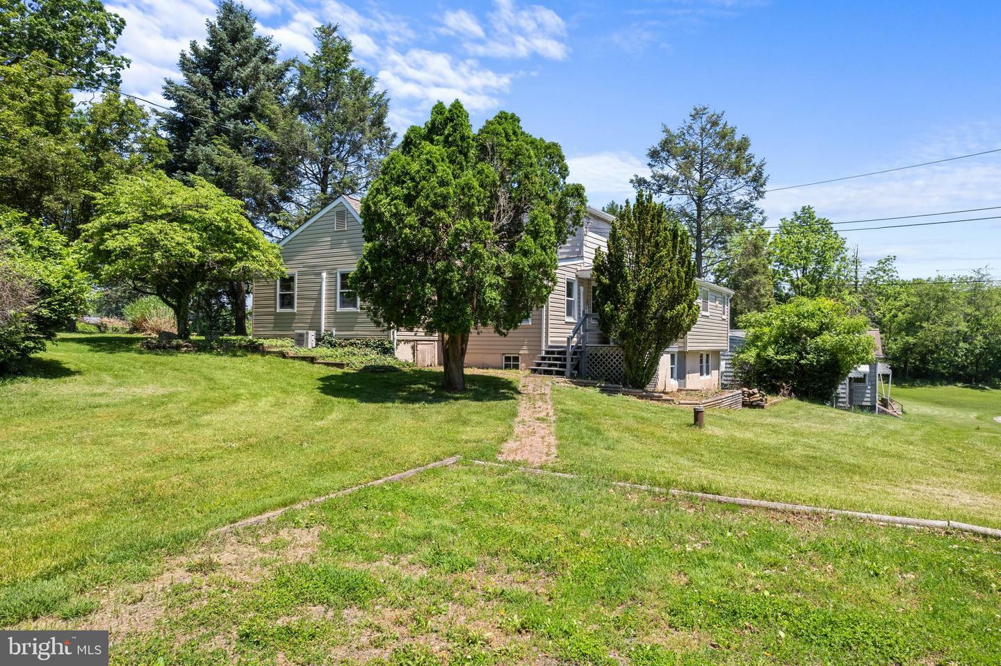 Property Photo: 39 School Lane PA 19403