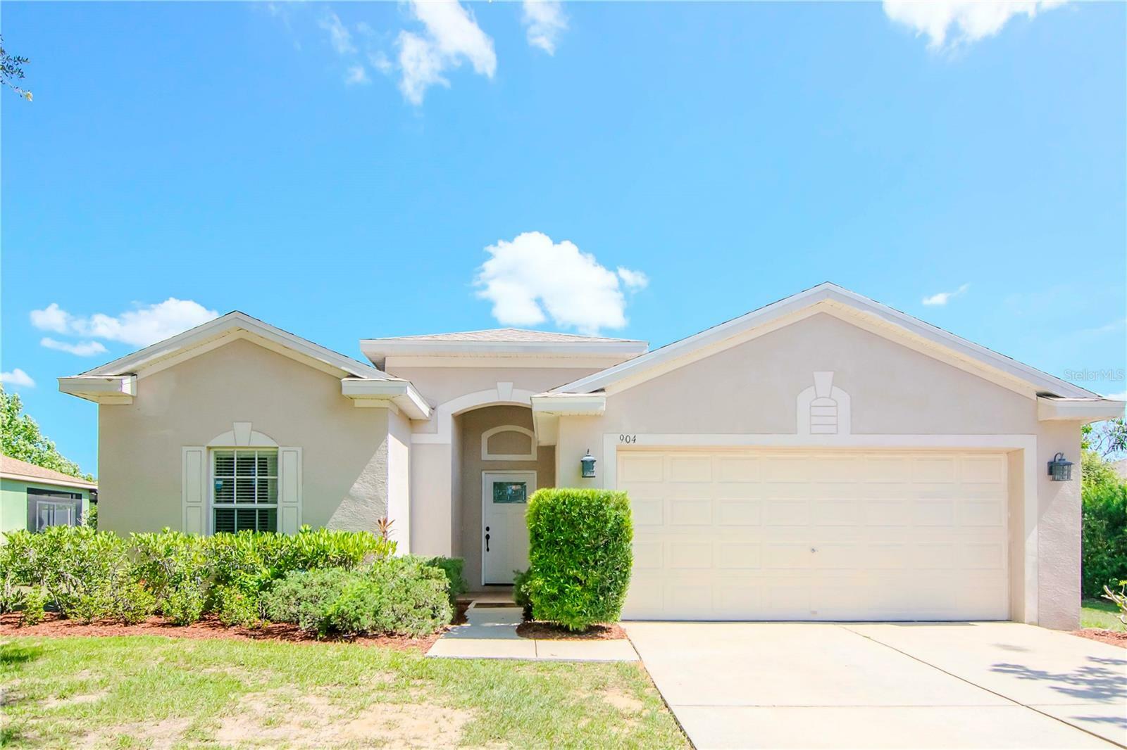 Property Photo:  904 Coade Stone Drive  FL 33584 