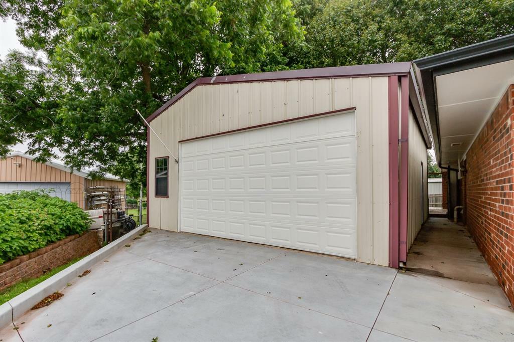 Property Photo:  706 Vick Circle  OK 73099 