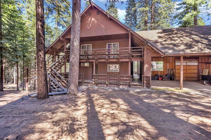 3 bed Lake Almanor home for sale 704 E Mountain Ridge Road, Lake