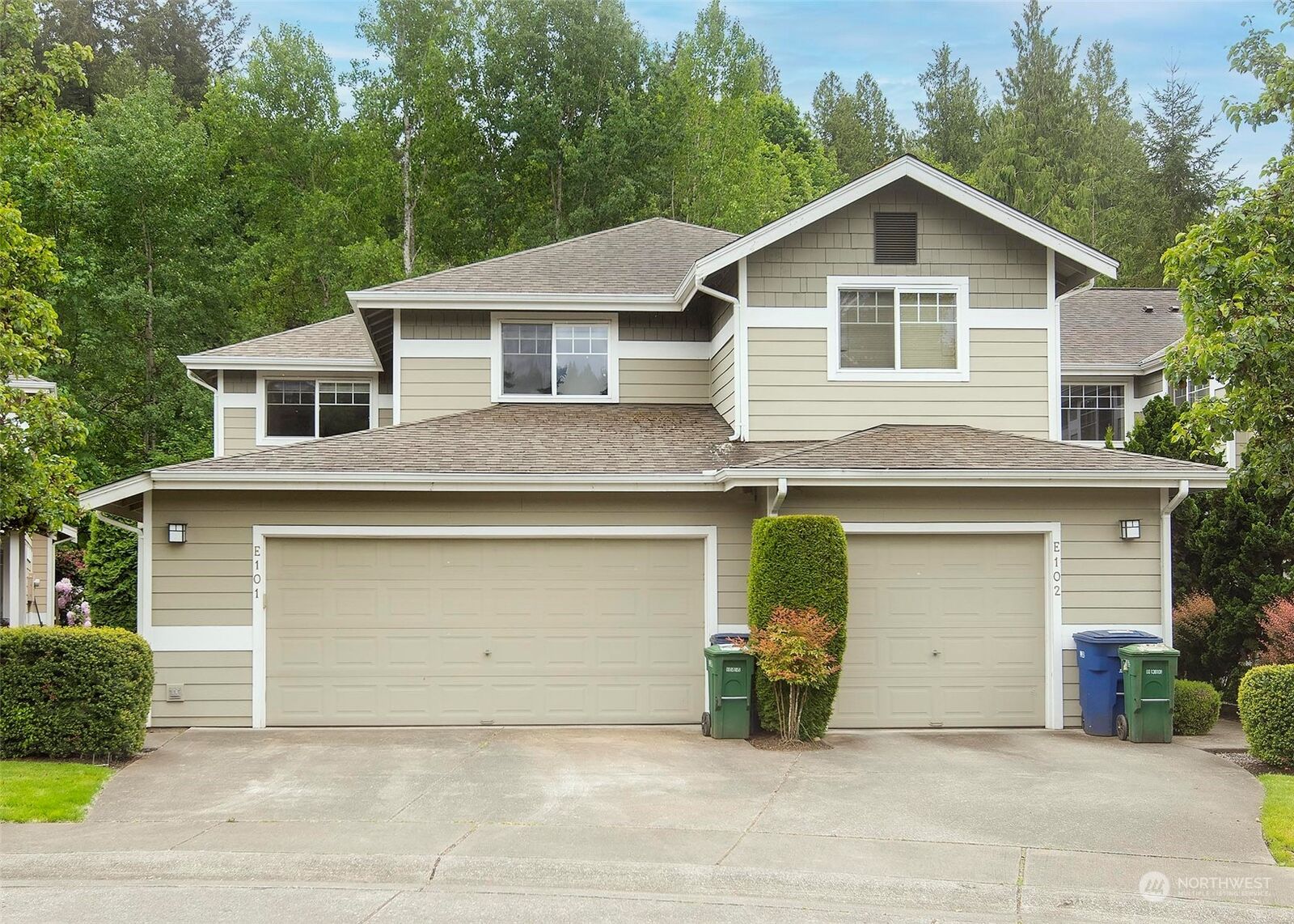 Property Photo:  15150 140th Way SE E101  WA 98058 
