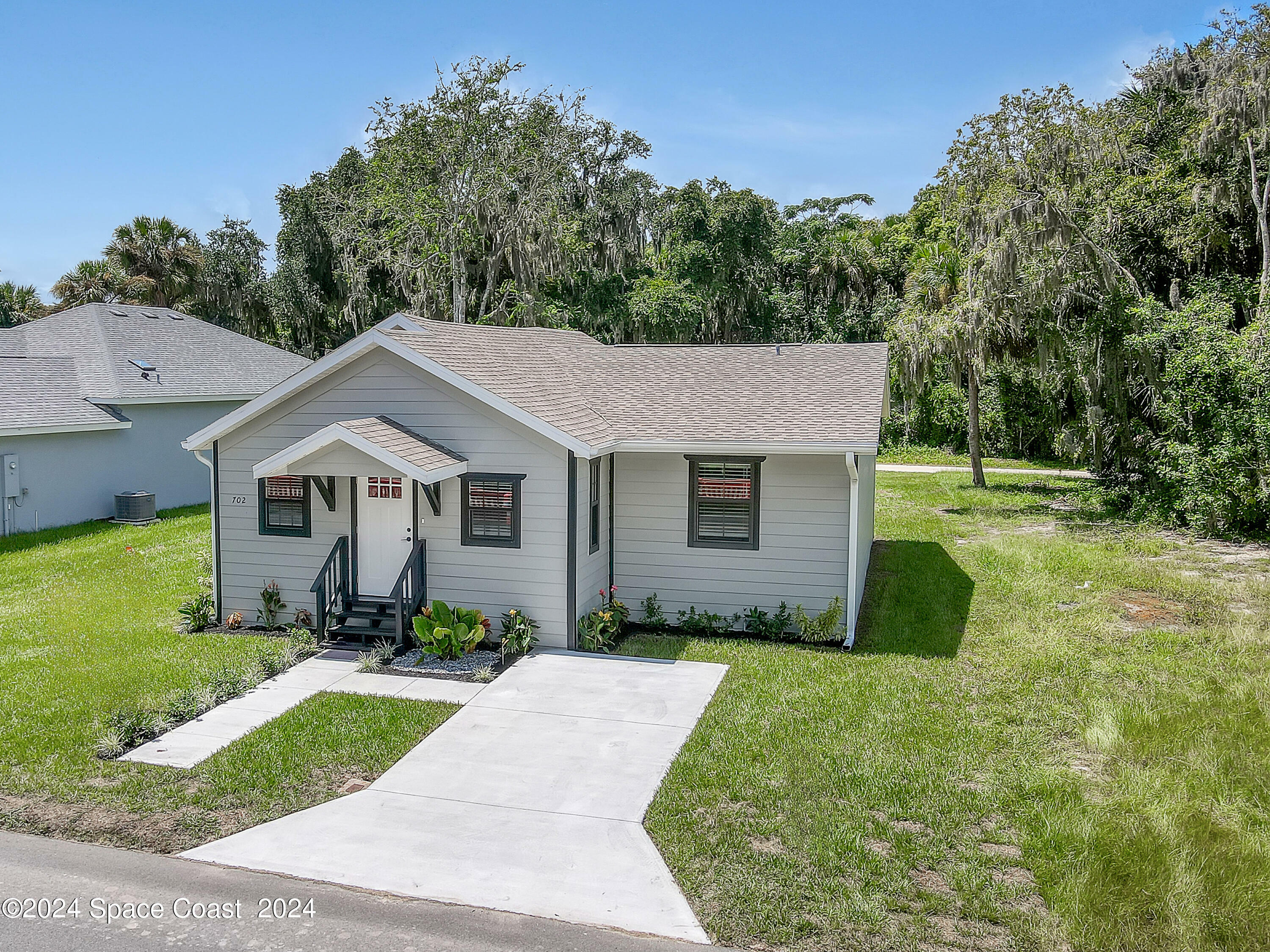 702 S Myrtle Avenue  New Smyrna Beach FL 32168 photo