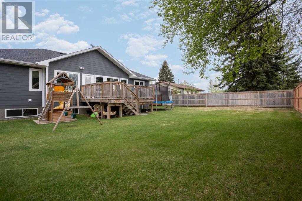 Property Photo:  4 Mackenzie Drive  AB T0B 4C0 