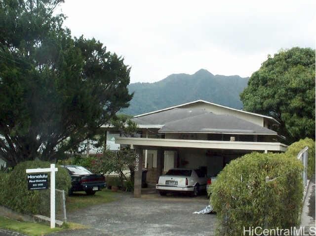 Property Photo:  