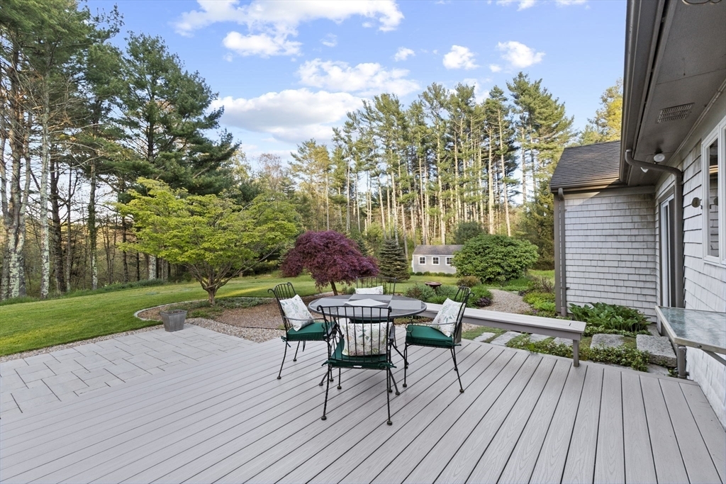 Property Photo: 224 Snipatuit Rd MA 02770