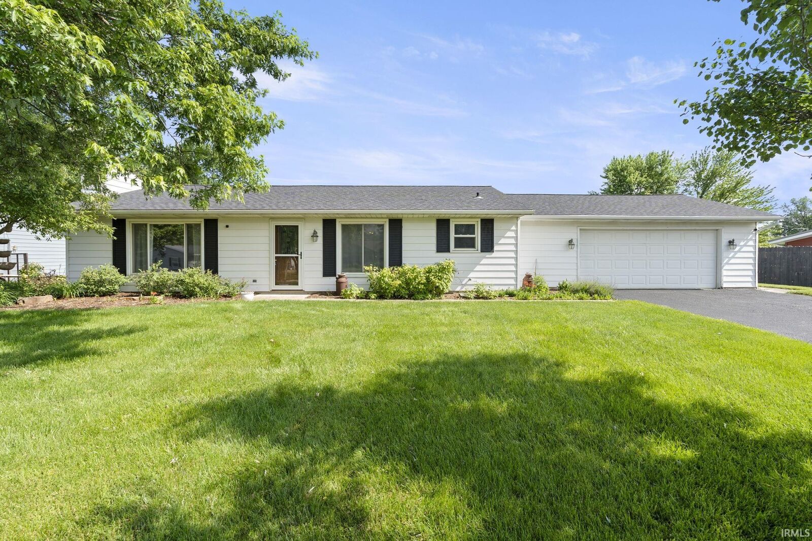 Property Photo: 2625 W Rockhill Lane IN 46799