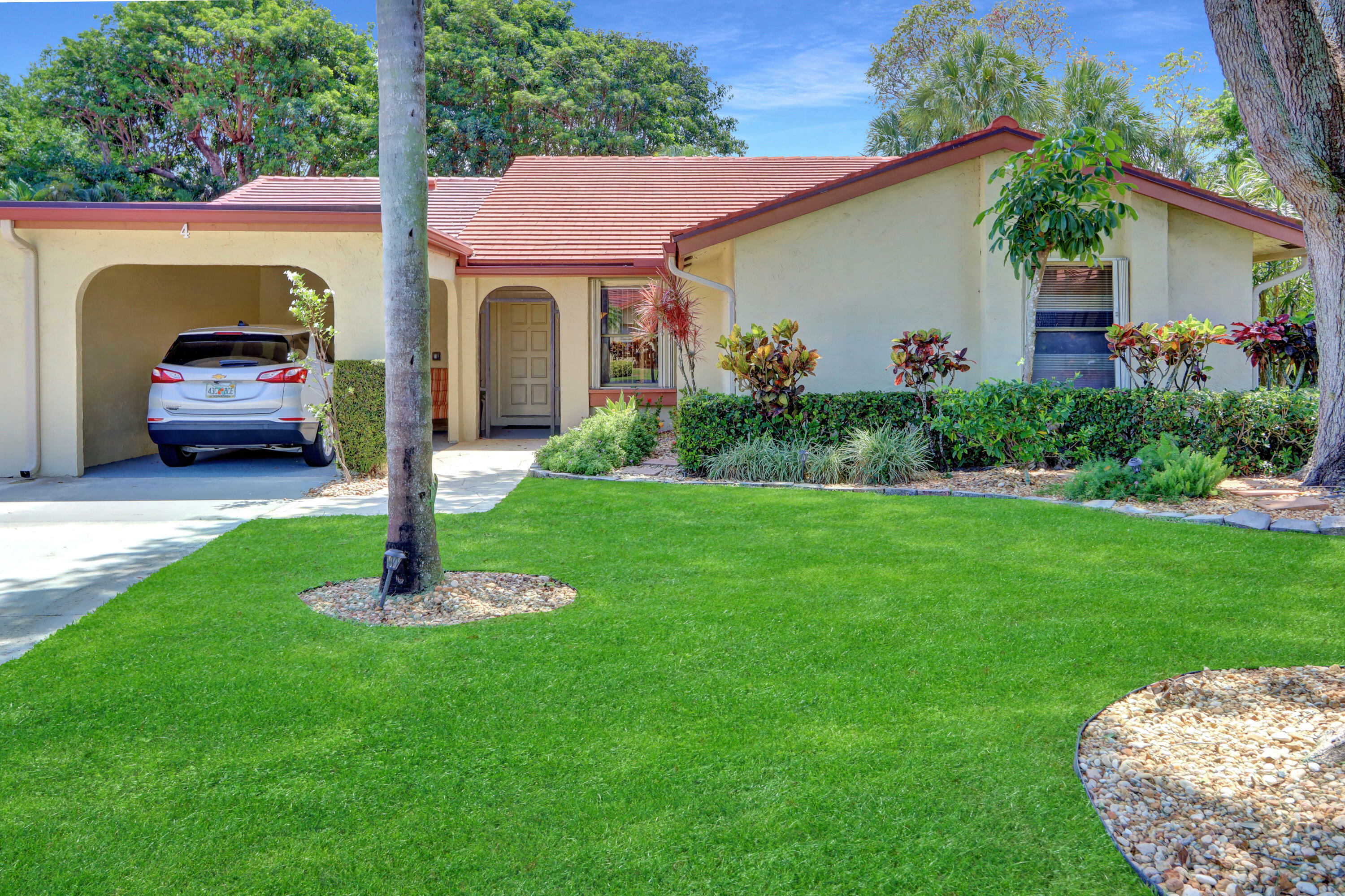 Property Photo:  5944 Forest Grove Drive 4  FL 33437 