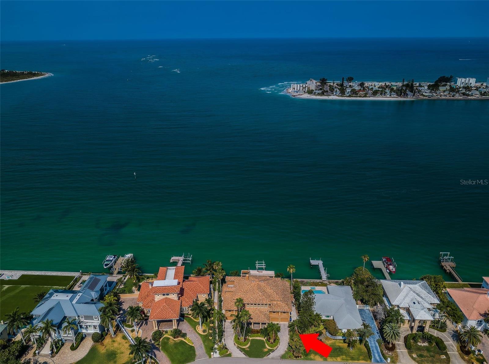 Property Photo: 806 Columbus Drive FL 33715