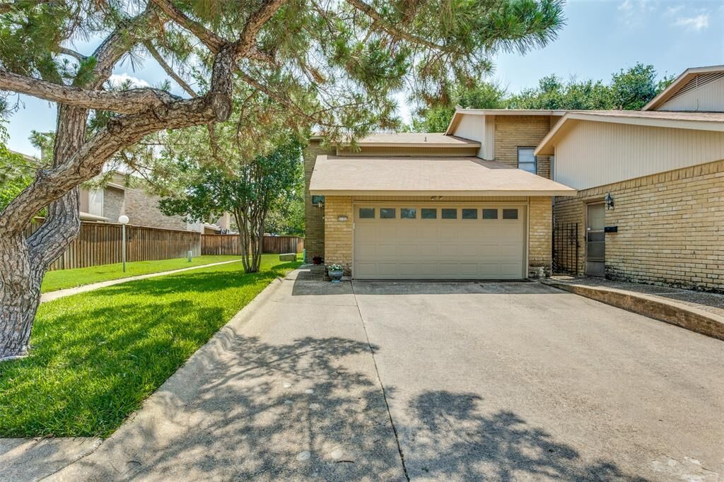 Property Photo:  3122 Eastpark Drive  TX 75044 