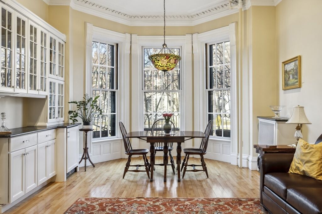 Property Photo: 318 Commonwealth Avenue 2 MA 02115