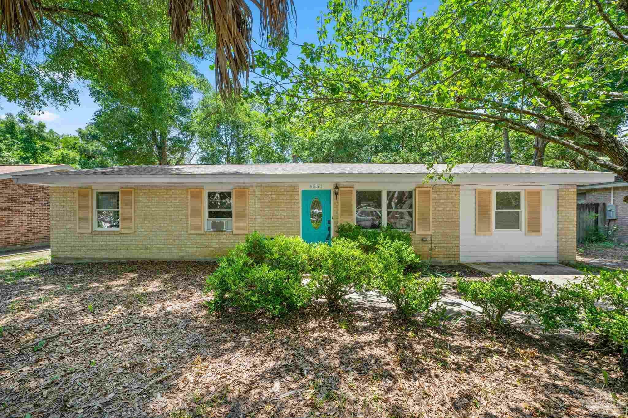 Property Photo: 6551 Allyn Way FL 32504