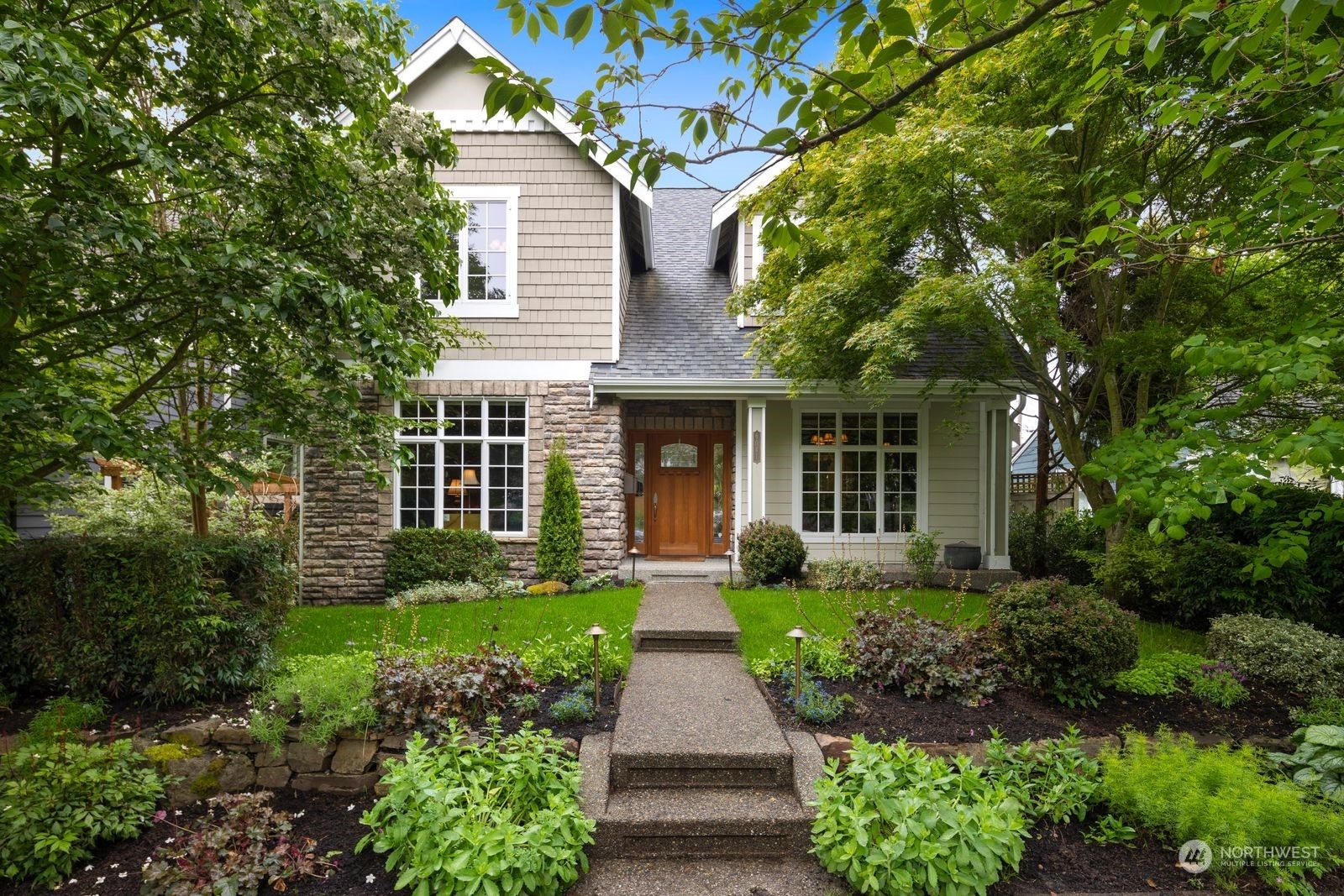 Property Photo: 6041 44th Avenue SW WA 98136