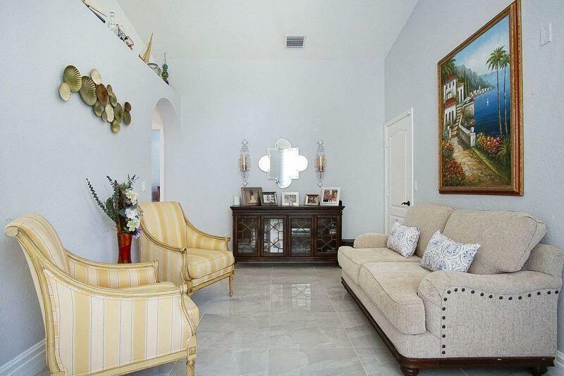 Property Photo:  5770 Sunberry Circle  FL 34951 